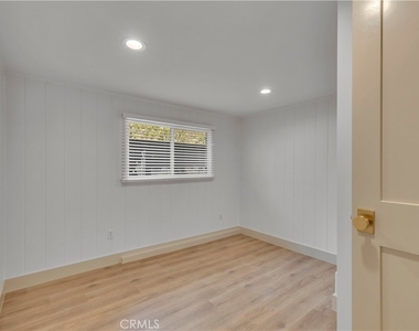 11944 Hesby Street - Photo Thumbnail 31