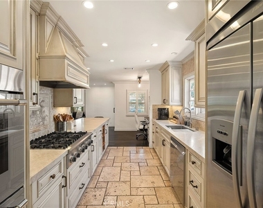 5330 Natick - Photo Thumbnail 15