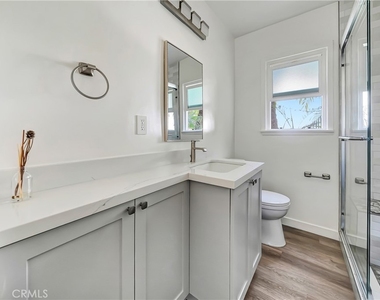5840 Coldwater Canyon Ave - Photo Thumbnail 16