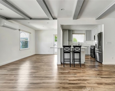 5840 Coldwater Canyon Ave - Photo Thumbnail 7