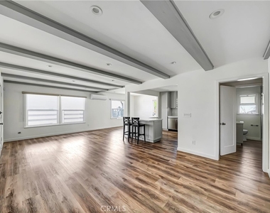 5840 Coldwater Canyon Ave - Photo Thumbnail 5