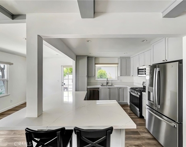 5840 Coldwater Canyon Ave - Photo Thumbnail 8