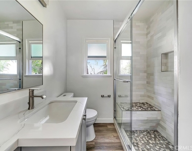 5840 Coldwater Canyon Ave - Photo Thumbnail 17