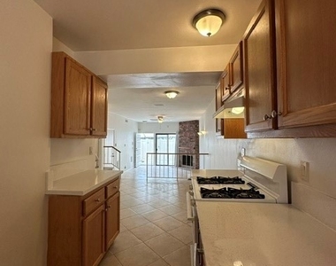 22865 Del Valle - Photo Thumbnail 9
