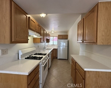 22865 Del Valle - Photo Thumbnail 7