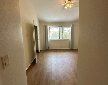 22865 Del Valle - Photo Thumbnail 19