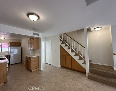 22865 Del Valle - Photo Thumbnail 6