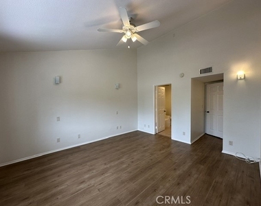 22865 Del Valle - Photo Thumbnail 21