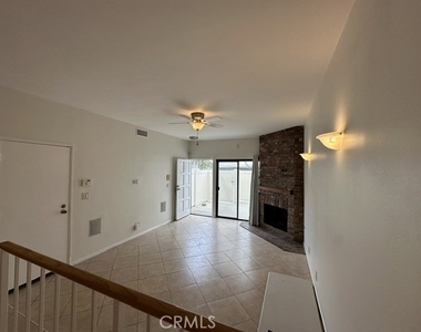 22865 Del Valle - Photo Thumbnail 4