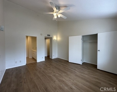 22865 Del Valle - Photo Thumbnail 20