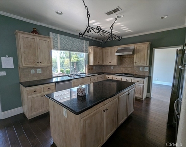 2300 Rutland Place - Photo Thumbnail 9