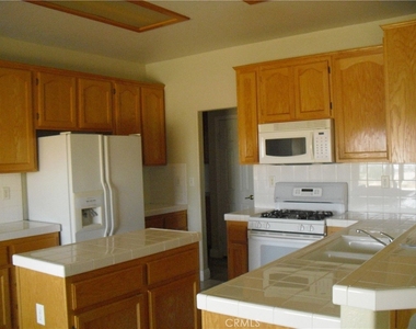 4209 W Grandview Drive W - Photo Thumbnail 4