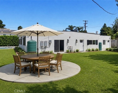 8738 1/2 Paso Robles - Photo Thumbnail 17