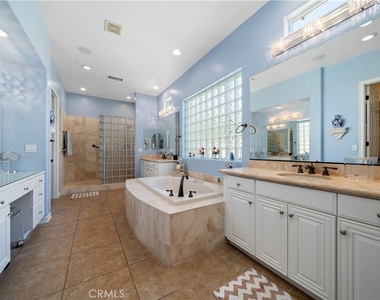 138 Royal Saint Georges Way - Photo Thumbnail 39
