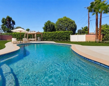 8740 Paso Robles - Photo Thumbnail 19