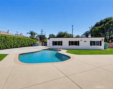 8740 Paso Robles - Photo Thumbnail 17