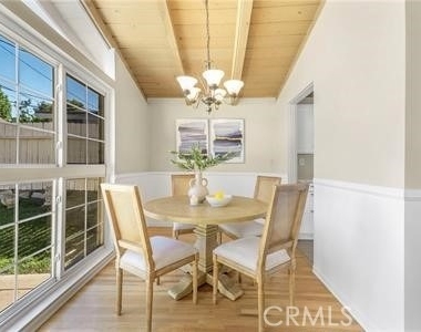 16433 Kingsbury Street - Photo Thumbnail 13