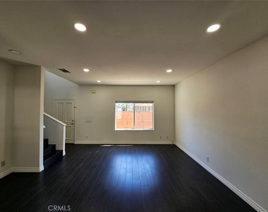 22027 Hawaiian Avenue - Photo Thumbnail 5