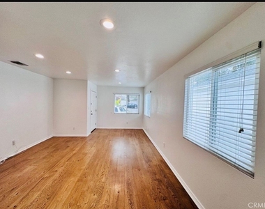 13512 Penn - Photo Thumbnail 2
