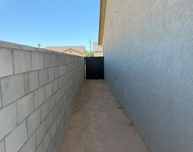 9425 Evelyn Avenue - Photo Thumbnail 7