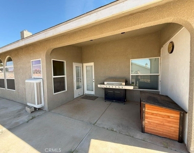 9425 Evelyn Avenue - Photo Thumbnail 5