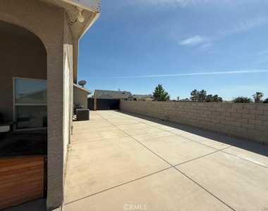 9425 Evelyn Avenue - Photo Thumbnail 3