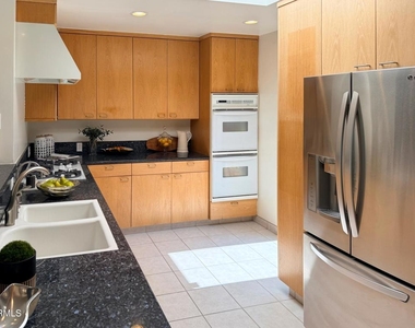 2107 Kress Street - Photo Thumbnail 6