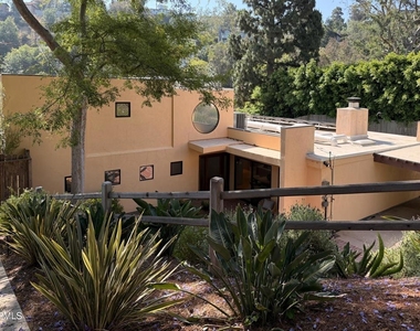 2107 Kress Street - Photo Thumbnail 15
