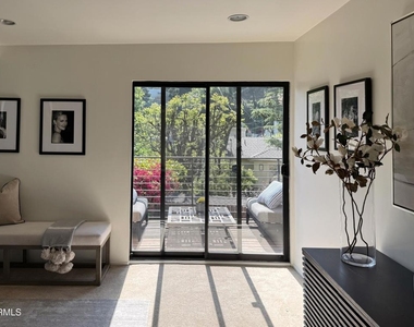 2107 Kress Street - Photo Thumbnail 13