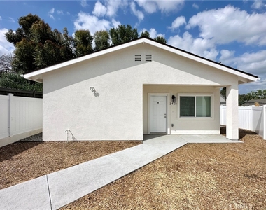 2418 Thorn Place - Photo Thumbnail 11