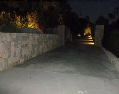 1094 Acanto Place - Photo Thumbnail 37