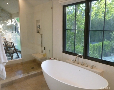 1094 Acanto Place - Photo Thumbnail 24
