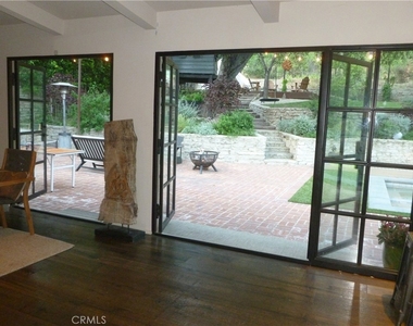 1094 Acanto Place - Photo Thumbnail 15