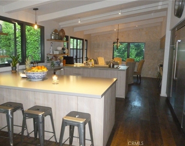1094 Acanto Place - Photo Thumbnail 18