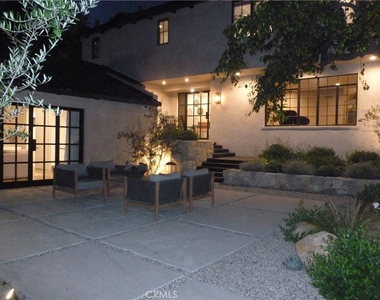 1094 Acanto Place - Photo Thumbnail 2
