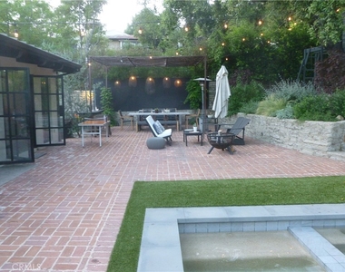 1094 Acanto Place - Photo Thumbnail 31