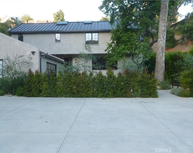 1094 Acanto Place - Photo Thumbnail 3
