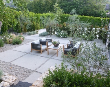 1094 Acanto Place - Photo Thumbnail 8