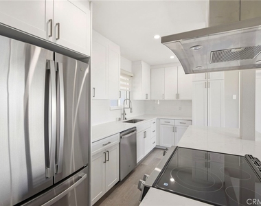 2607 Solana - Photo Thumbnail 12