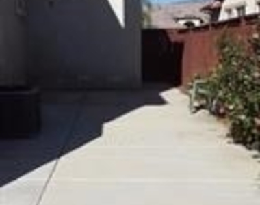 1176 Oasis Court - Photo Thumbnail 16