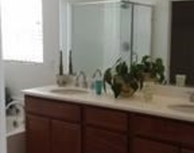 1176 Oasis Court - Photo Thumbnail 12