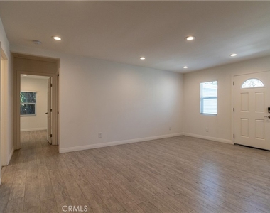 1736 Eudora - Photo Thumbnail 3