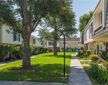 10062 Ellis - Photo Thumbnail 35