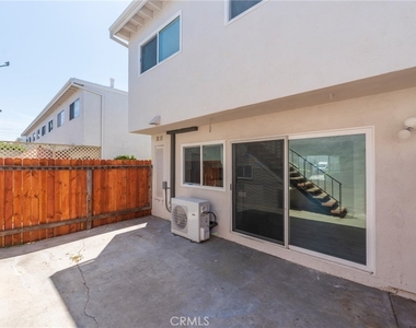 10062 Ellis - Photo Thumbnail 12