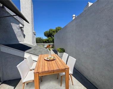 7892 Newman Avenue - Photo Thumbnail 9