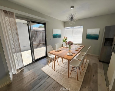 7892 Newman Avenue - Photo Thumbnail 2