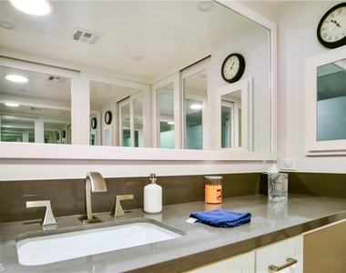 2112 Vista Dorado - Photo Thumbnail 18