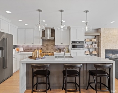 219 Diamond Avenue - Photo Thumbnail 12