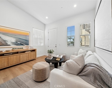 376 Hamilton St - Photo Thumbnail 1