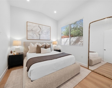 376 Hamilton St - Photo Thumbnail 8